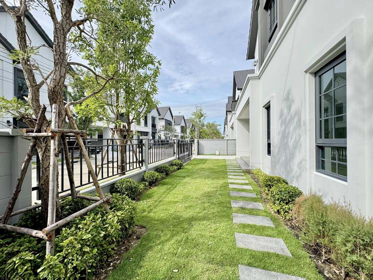 House with Shared Pool in Bangnatrad 